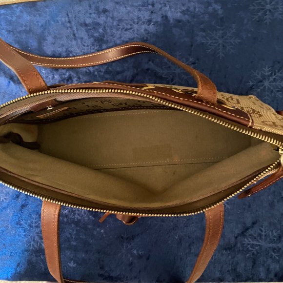 Vintage Dooney & Bourke Tan Signature Jacquard Small Hobo Bag - Picture 11 of 14